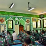 Totok Imam S. Memberikan ceramah