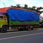 360669_01450113072021_Truk_bermuatan_lebih